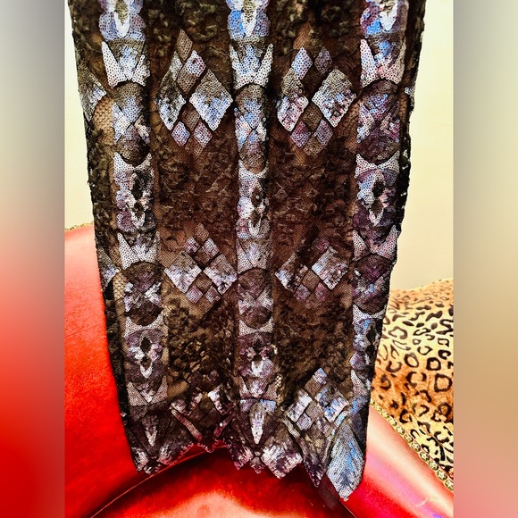 BCBGMAXAZRIA Samara Gunmetal Combo Lace and Sequined Evening Dress, Size 0 - Picture 7 of 13